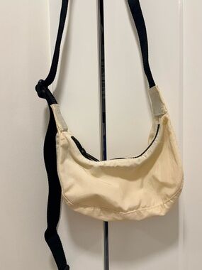Cream Canvas Crossbody Baggu bag with Black Strap